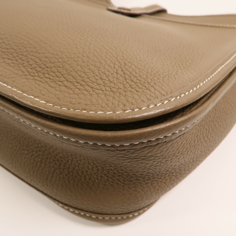 HERMES 【Hermes Fair】Clemence皮革Evelyne PM銀扣肩背袋Etoupe-13