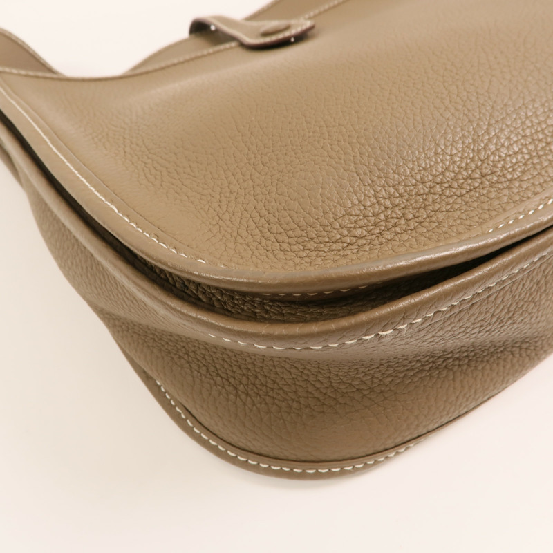 HERMES 【Hermes Fair】Clemence皮革Evelyne PM銀扣肩背袋Etoupe-14
