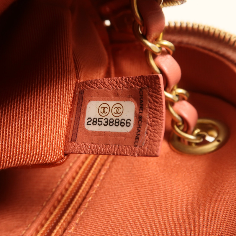 CHANEL 羊皮皮革19 Camera Bag金扣鏈帶肩背袋-6