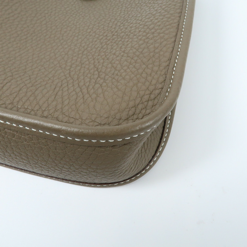 HERMES 【Hermes Fair】Clemence皮革Evelyne TPM金扣肩背袋Etoupe-7