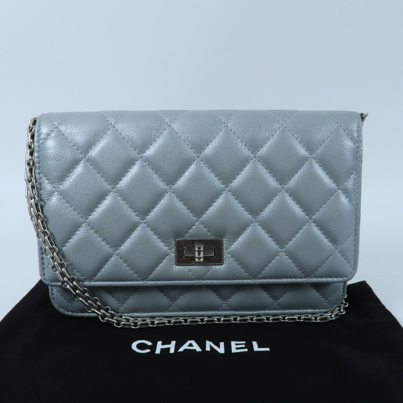 CHANEL 牛皮皮革WOC Wallet On Chain銀扣鏈帶肩背袋-14