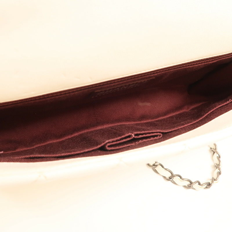 CHANEL 羊皮皮革Chain Shoulder銀扣肩背袋-4