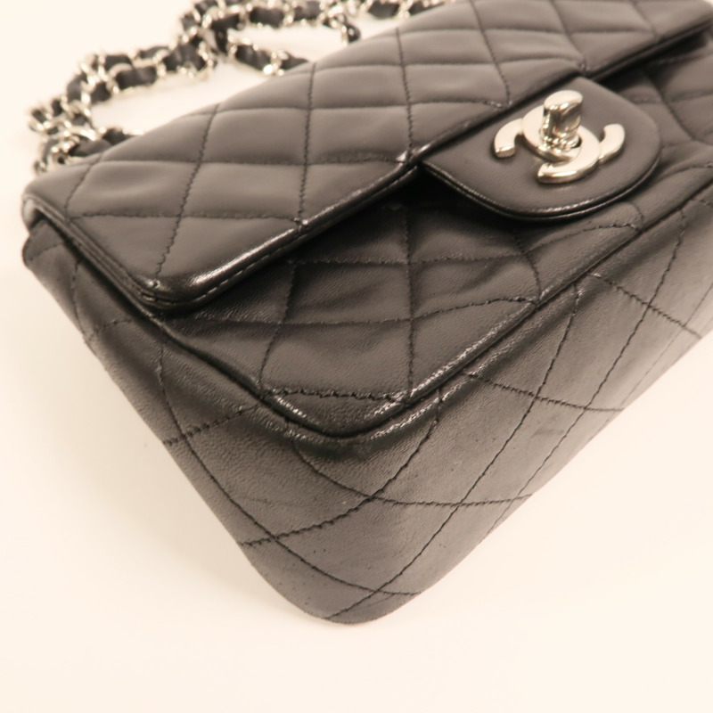 CHANEL 羊皮皮革Mini Classic 20銀扣鏈帶肩背袋-13