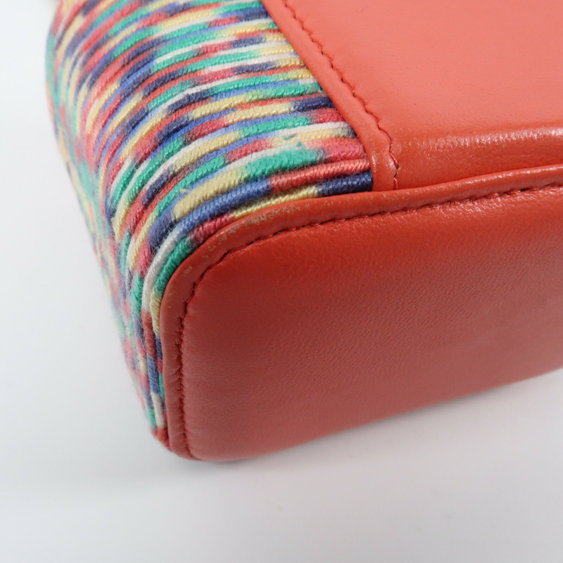 CHANEL Embroidered Thread Mini Vanity Case金扣鏈帶肩背袋-8