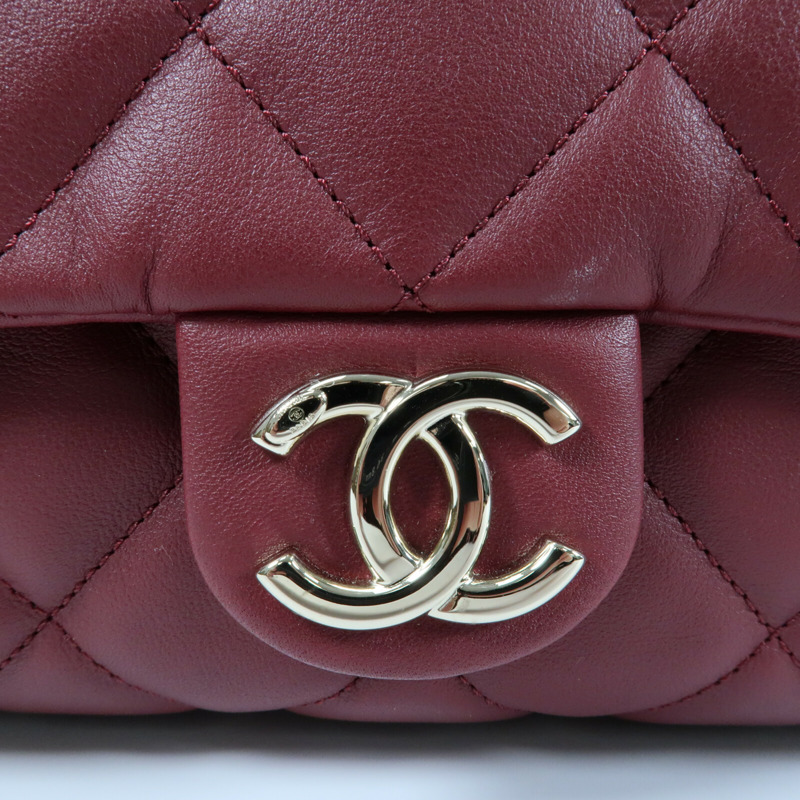 CHANEL 牛皮皮革Maxi Hobo金扣肩背袋-9