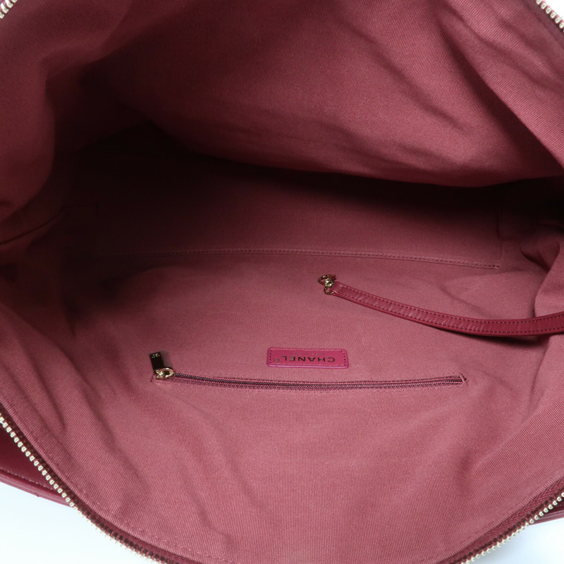 CHANEL 牛皮皮革Maxi Hobo金扣肩背袋-13