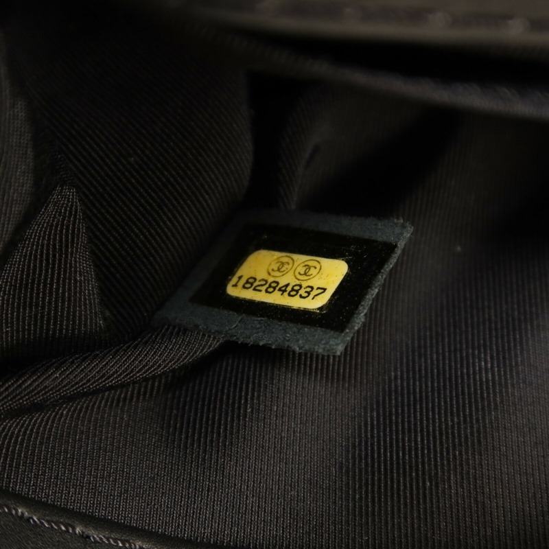 CHANEL 牛皮皮革Boy 20銀扣鏈帶肩背袋-6