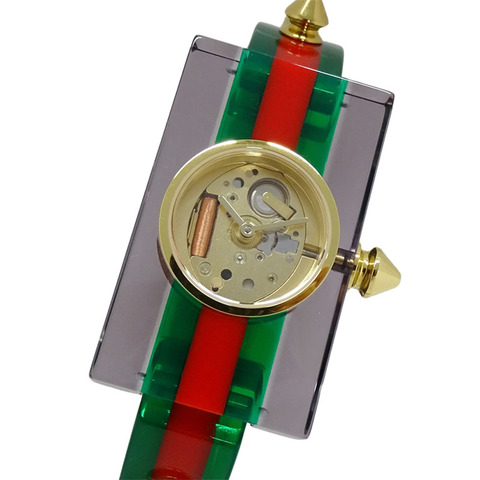 Gucci 女士手錶，復古網頁設計，鏤空，石英機芯，壓克力，手鐲，方形，鉚釘，YA143505。