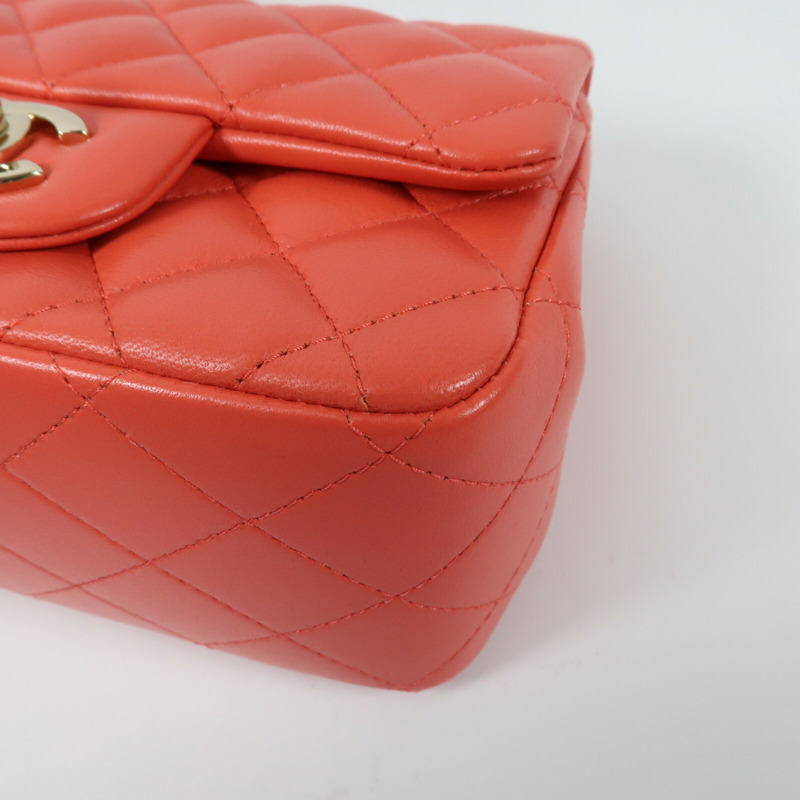 CHANEL 羊皮皮革Mini Classic 17金扣鏈帶肩背袋-5