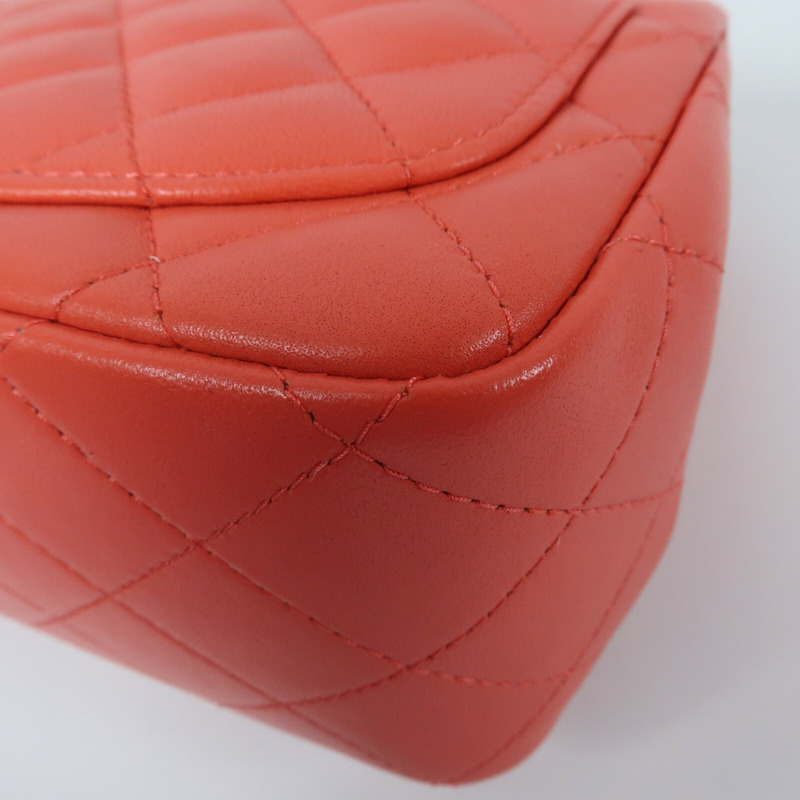 CHANEL 羊皮皮革Mini Classic 17金扣鏈帶肩背袋-7