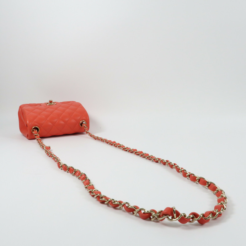 CHANEL 羊皮皮革Mini Classic 17金扣鏈帶肩背袋-8