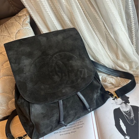 香奈兒 黑色後背包 黑色麂皮 金鏈 後背包 雙肩包 黑色皮革 復古 黑色麂皮  中古 復古 古董包  vintage backpack black leather chanel