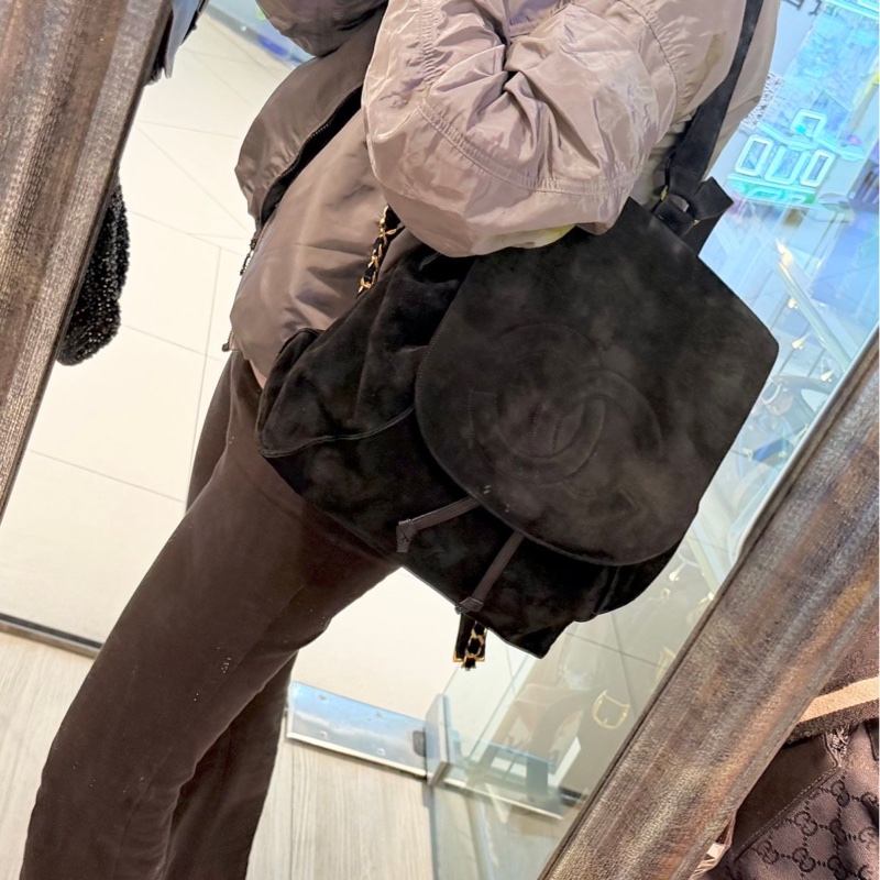 香奈兒 黑色後背包 黑色麂皮 金鏈 後背包 雙肩包 黑色皮革 復古 黑色麂皮  中古 復古 古董包  vintage backpack black leather chanel-1