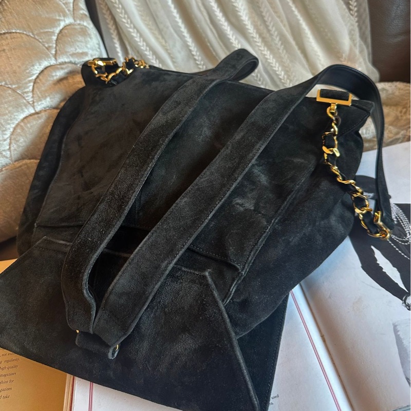 香奈兒 黑色後背包 黑色麂皮 金鏈 後背包 雙肩包 黑色皮革 復古 黑色麂皮  中古 復古 古董包  vintage backpack black leather chanel-11