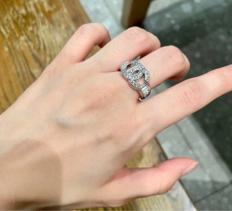 CHANEL CC Logo 銀色 水鑽 水晶 戒指 52號 ABF782-5