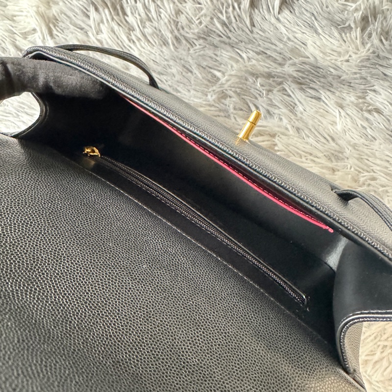 CHANEL 26S Preppy Coco 黑色 亮面 粒紋 小型 小牛皮 金扣 AS6130-4