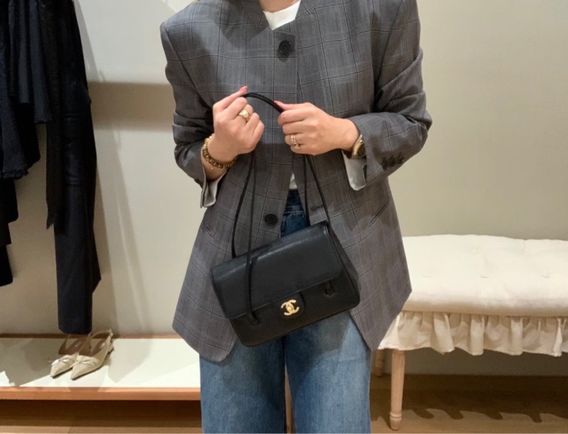 CHANEL 26S Preppy Coco 黑色 亮面 粒紋 小型 小牛皮 金扣 AS6130-5