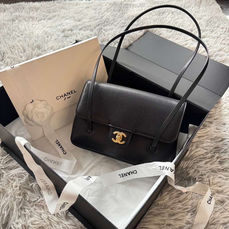 CHANEL 26S Preppy Coco Jennie 同款 黑色 亮面 粒紋 小型 小牛皮 金扣 AS6130-4