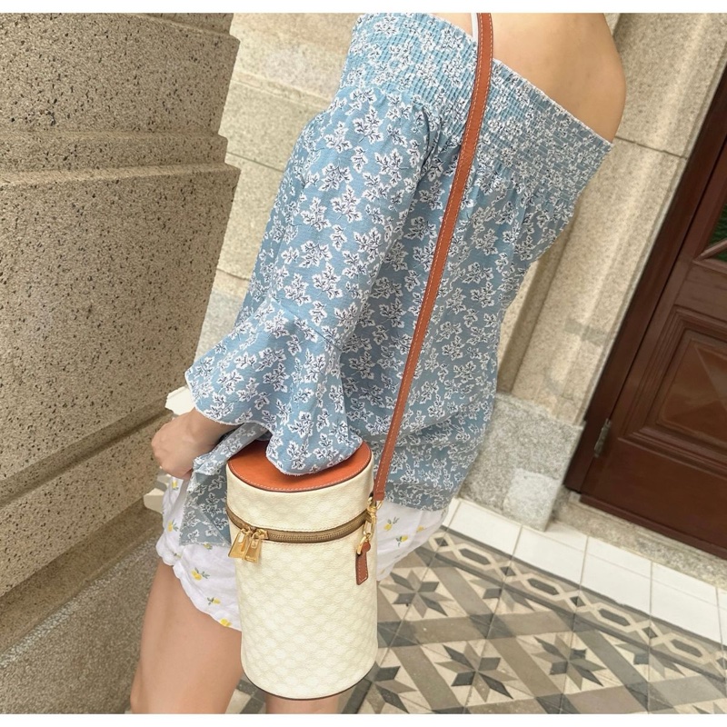 思琳 經典白色老花 凱旋門 圓筒包 化妝包 化妝袋 中古包包 手袋 超罕有 vintage celine white bag-1