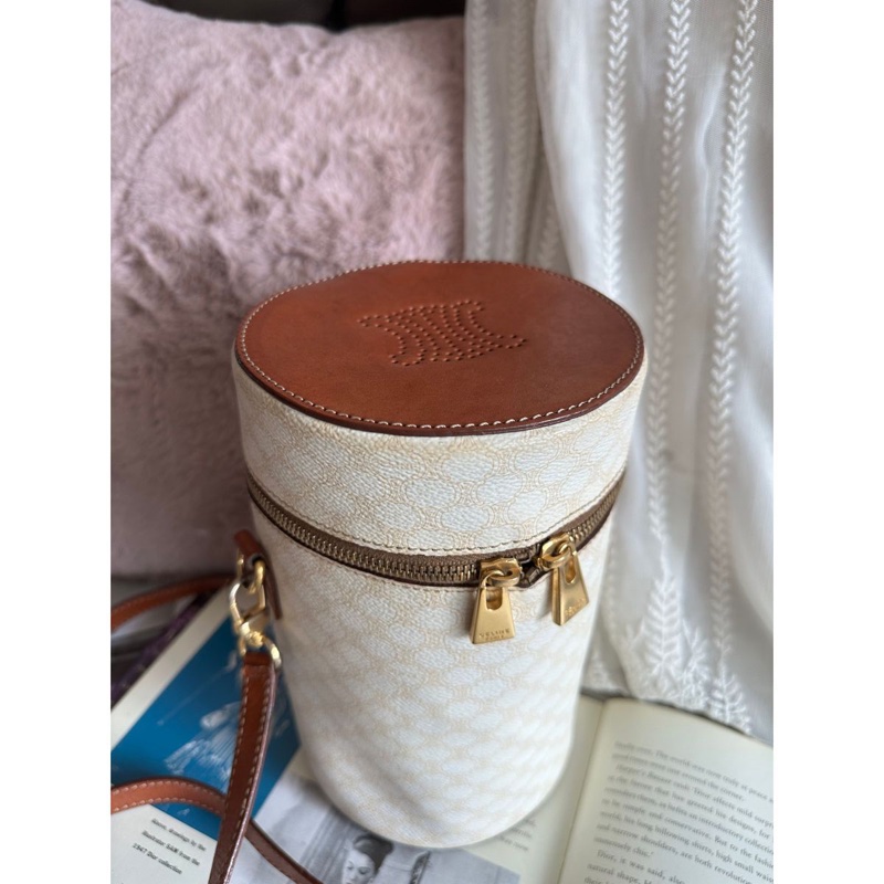 思琳 經典白色老花 凱旋門 圓筒包 化妝包 化妝袋 中古包包 手袋 超罕有 vintage celine white bag-3