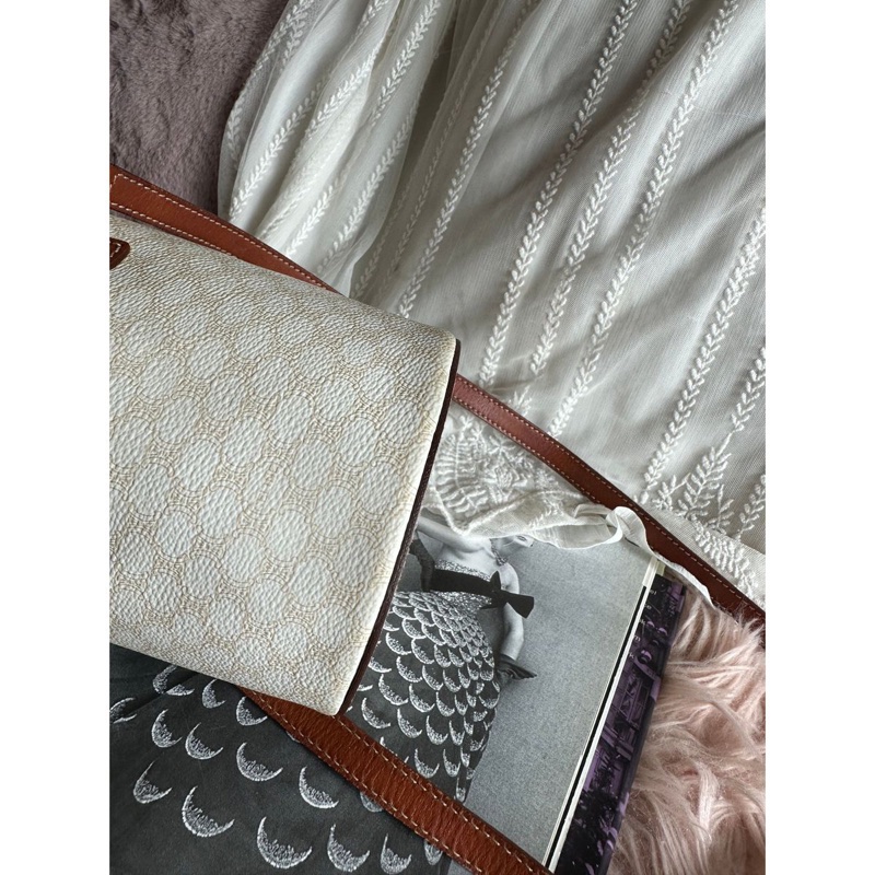 思琳 經典白色老花 凱旋門 圓筒包 化妝包 化妝袋 中古包包 手袋 超罕有 vintage celine white bag-17