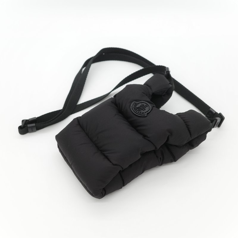 Moncler 盟可睞 Legere 經典黑色 羽絨填充尼龍立體絎縫 小型 防潑水拉鍊斜背隨身小包-2