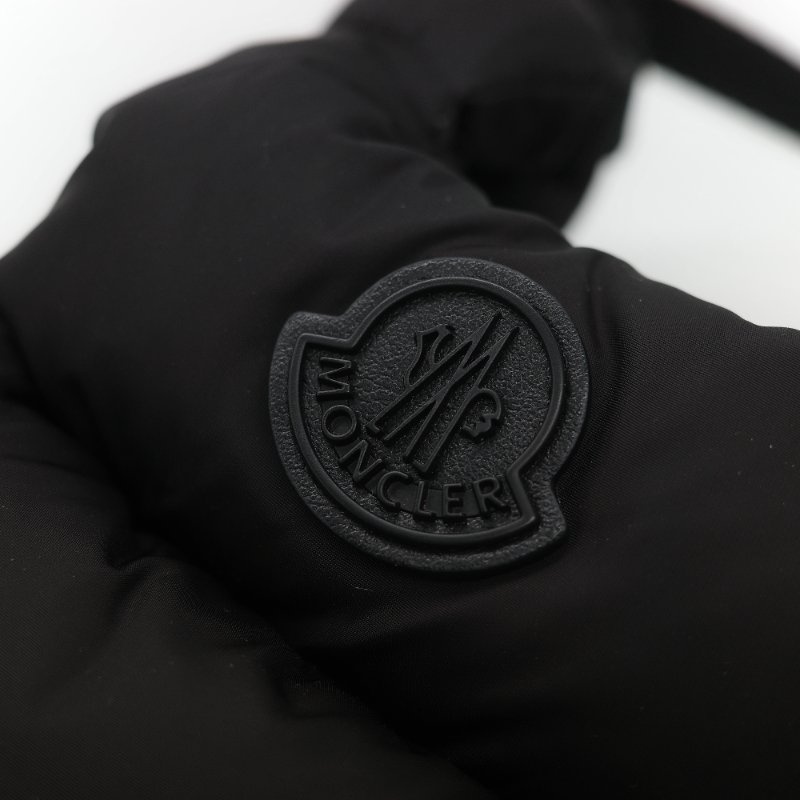 Moncler 盟可睞 Legere 經典黑色 羽絨填充尼龍立體絎縫 小型 防潑水拉鍊斜背隨身小包-8