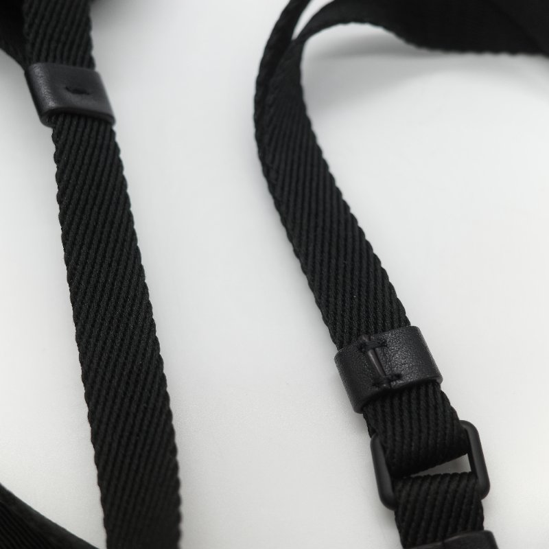 Moncler 盟可睞 Legere 經典黑色 羽絨填充尼龍立體絎縫 小型 防潑水拉鍊斜背隨身小包-13