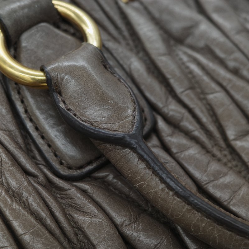 Miu Miu 繆繆 Matelassé 經典灰褐色 頂級納帕小羊皮 立體抓皺絎縫 翻蓋式金屬鏈條 斜背肩背包-20