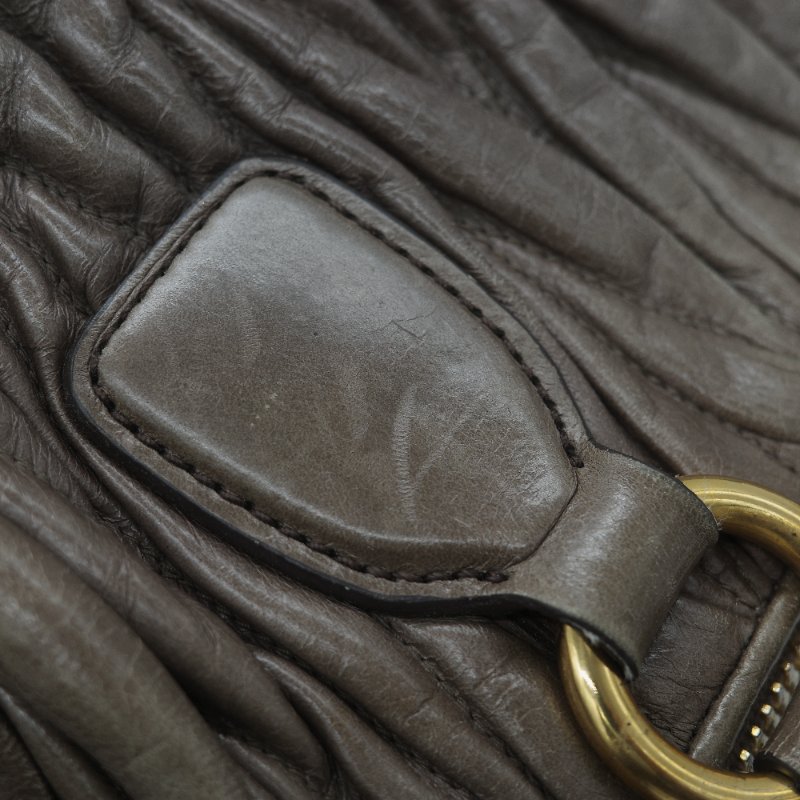 Miu Miu 繆繆 Matelassé 經典灰褐色 頂級納帕小羊皮 立體抓皺絎縫 翻蓋式金屬鏈條 斜背肩背包-24