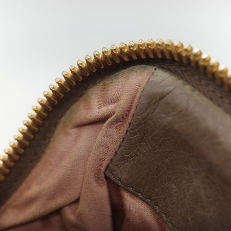 Miu Miu 繆繆 Matelassé 經典灰褐色 頂級納帕小羊皮 立體抓皺絎縫 翻蓋式金屬鏈條 斜背肩背包-30