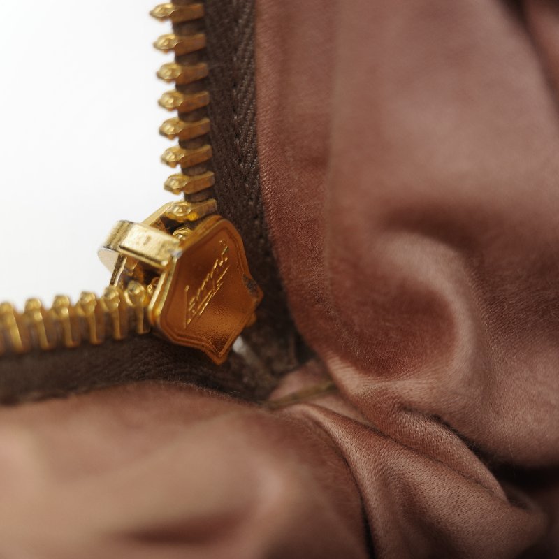 Miu Miu 繆繆 Matelassé 經典灰褐色 頂級納帕小羊皮 立體抓皺絎縫 翻蓋式金屬鏈條 斜背肩背包-37