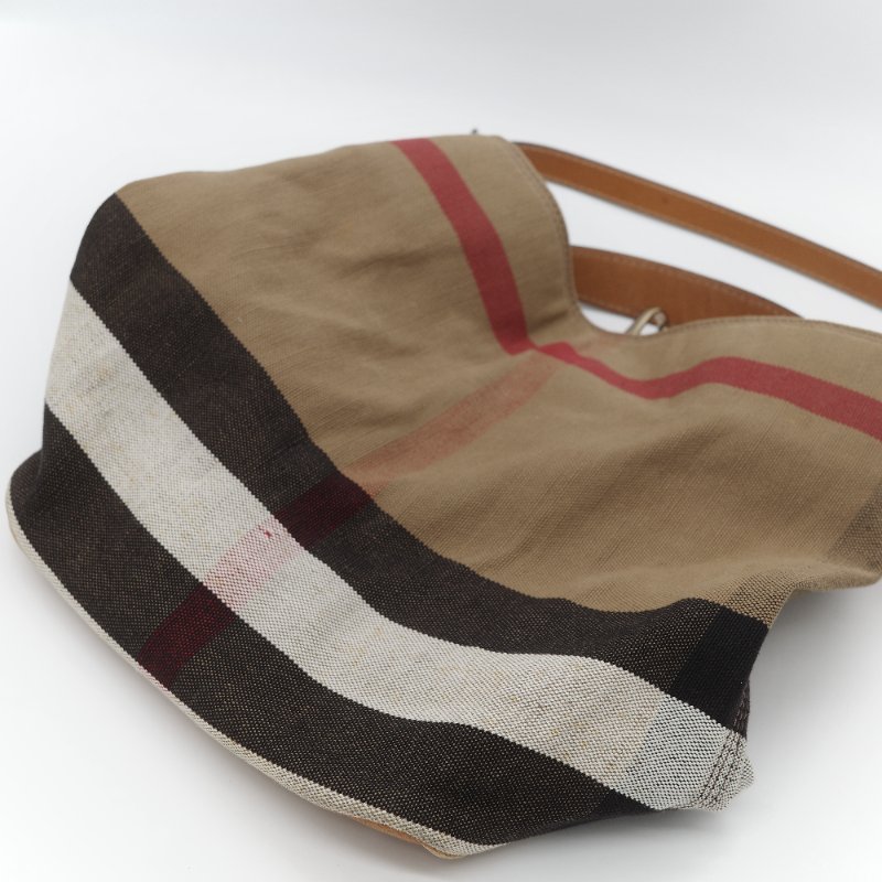 Burberry 巴寶莉 Ashby 中款 經典格紋 帆布水桶包-14