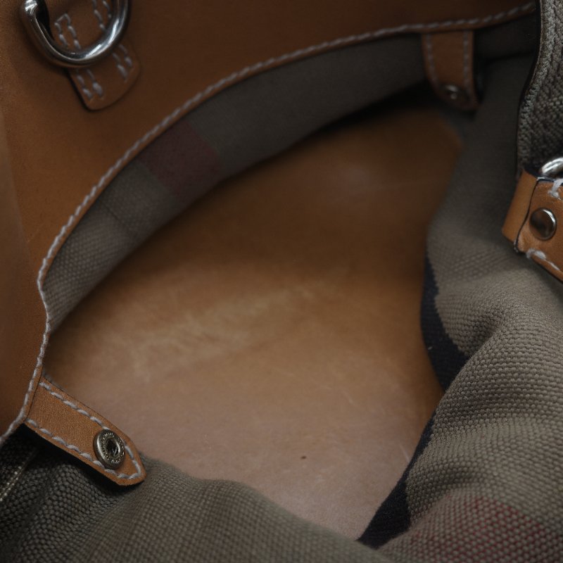 Burberry 巴寶莉 Ashby 中款 經典格紋 帆布水桶包-47