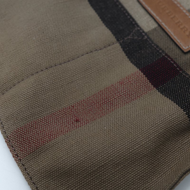 Burberry 巴寶莉 Ashby 中款 經典格紋 帆布水桶包-50