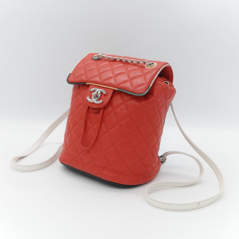 Chanel 香奈兒 Urban Spirit 紅色 菱格紋絎縫小羊皮 大尺寸雙 C 標誌 皮穿鏈條後背包-1