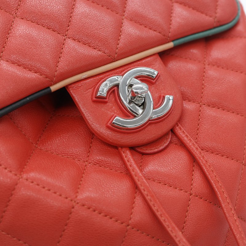 Chanel 香奈兒 Urban Spirit 紅色 菱格紋絎縫小羊皮 大尺寸雙 C 標誌 皮穿鏈條後背包-10