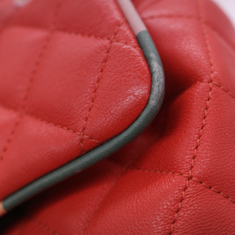 Chanel 香奈兒 Urban Spirit 紅色 菱格紋絎縫小羊皮 大尺寸雙 C 標誌 皮穿鏈條後背包-12