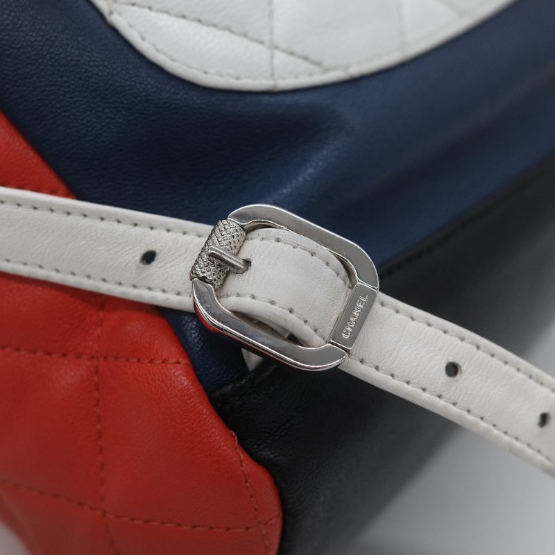 Chanel 香奈兒 Urban Spirit 紅色 菱格紋絎縫小羊皮 大尺寸雙 C 標誌 皮穿鏈條後背包-17