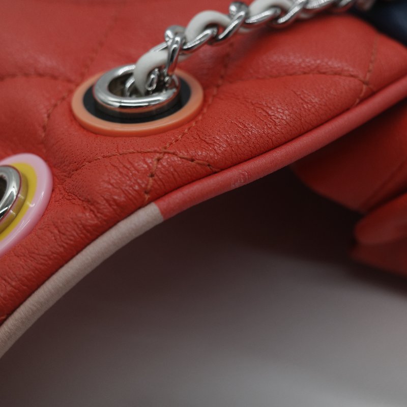 Chanel 香奈兒 Urban Spirit 紅色 菱格紋絎縫小羊皮 大尺寸雙 C 標誌 皮穿鏈條後背包-30