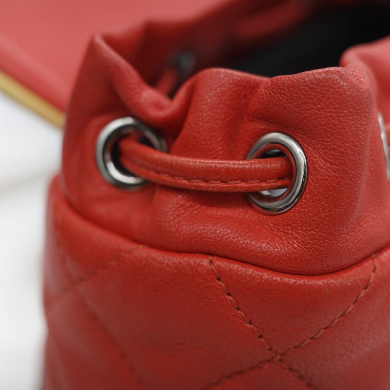 Chanel 香奈兒 Urban Spirit 紅色 菱格紋絎縫小羊皮 大尺寸雙 C 標誌 皮穿鏈條後背包-33