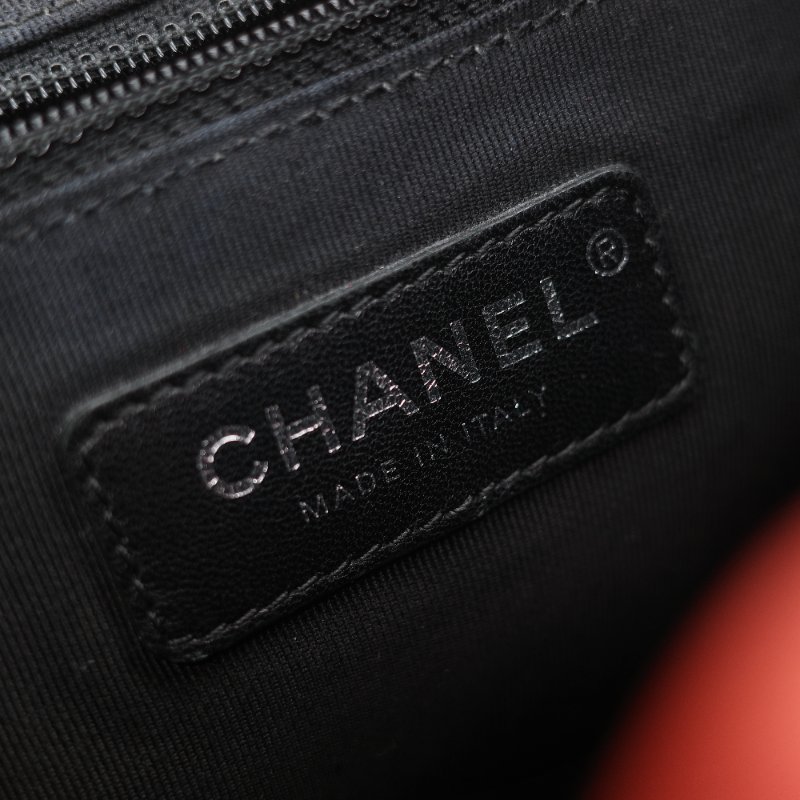 Chanel 香奈兒 Urban Spirit 紅色 菱格紋絎縫小羊皮 大尺寸雙 C 標誌 皮穿鏈條後背包-42