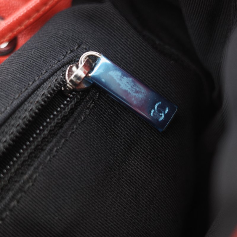 Chanel 香奈兒 Urban Spirit 紅色 菱格紋絎縫小羊皮 大尺寸雙 C 標誌 皮穿鏈條後背包-45