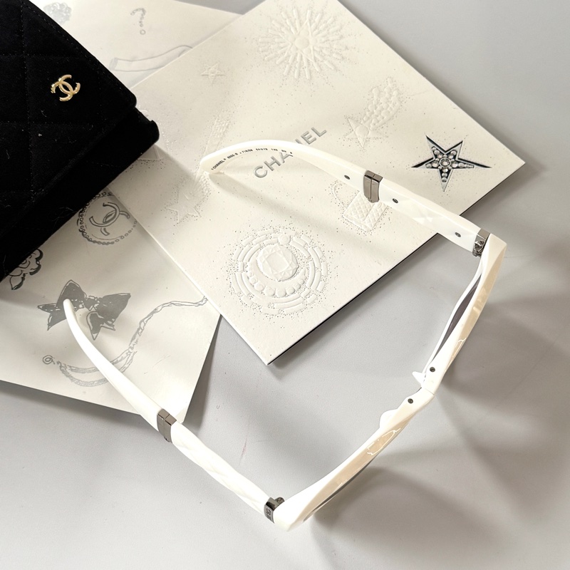 Chanel 白色折疊墨鏡 銀色水鑽 6055-B-4