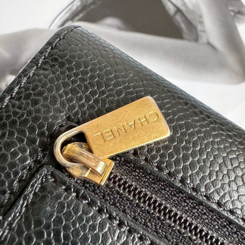 💖2萬不到 復古感 Chanel 黑色皮革大雙C三折中夾-3