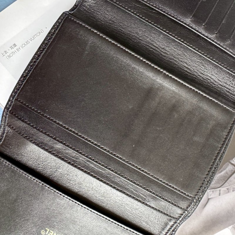 💖2萬不到 復古感 Chanel 黑色皮革大雙C三折中夾-7