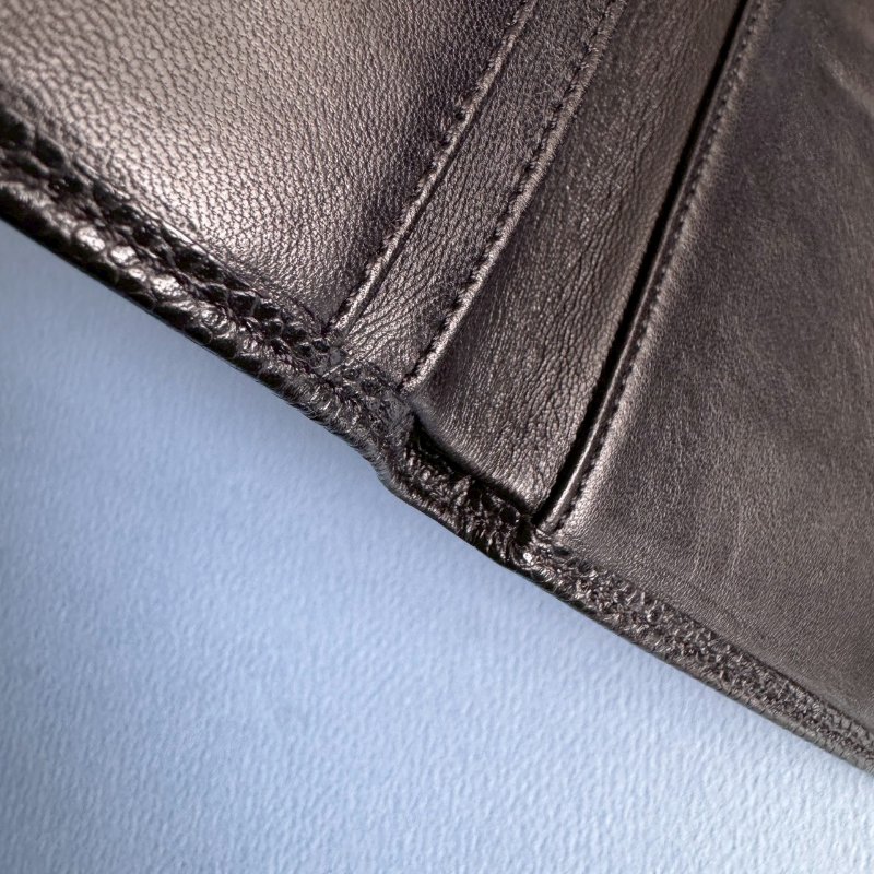 💖2萬不到 復古感 Chanel 黑色皮革大雙C三折中夾-11