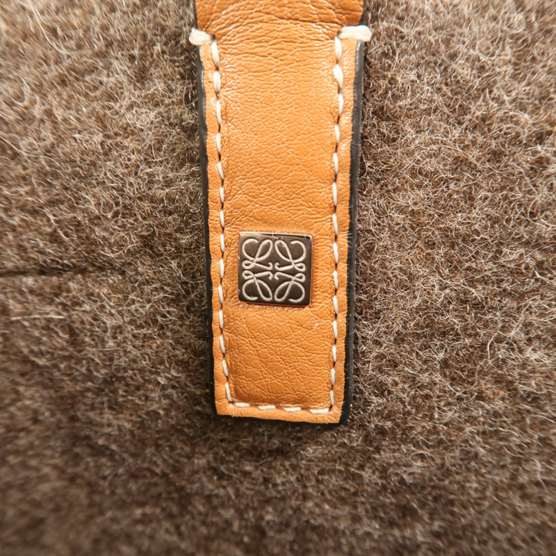 LOEWE 羊毛Basket Bag銀扣手挽袋-12