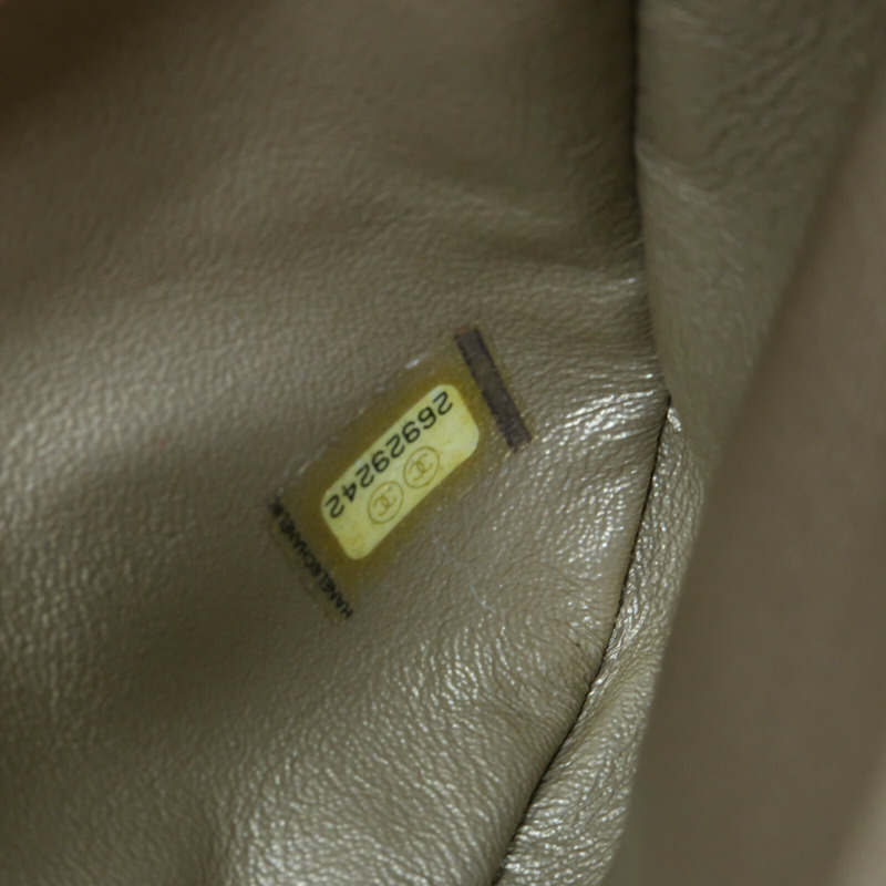 CHANEL 牛皮皮革Clutch金扣手拿包-12