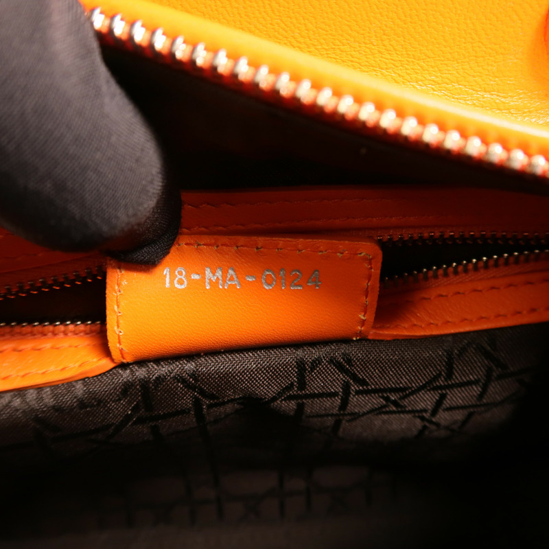 Dior 羊皮皮革Lady Dior Medium銀扣手挽肩背兩用袋-6